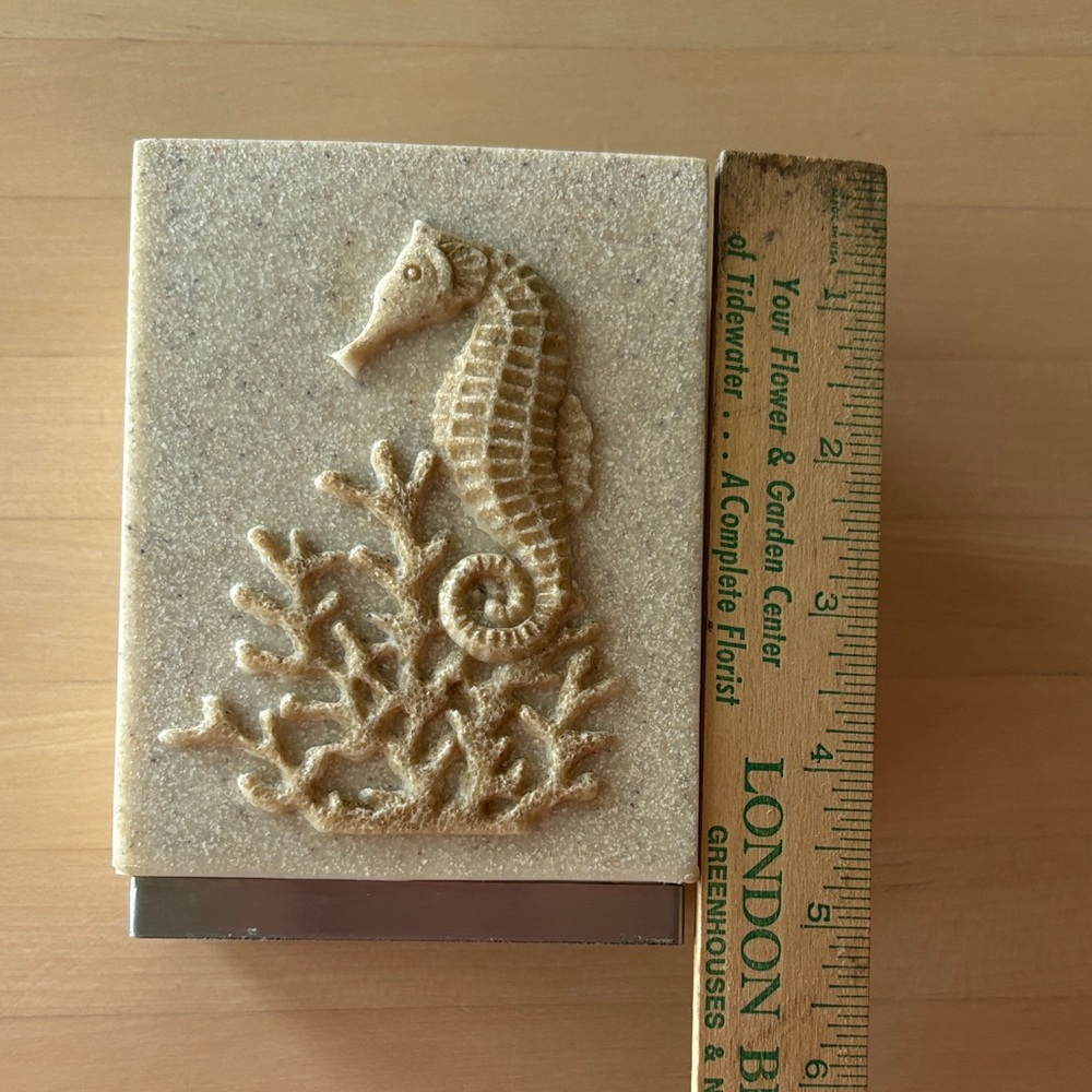 Seahorse Carved Sandstone Decorative Tooth Brush Holder - Picture 6 of 8